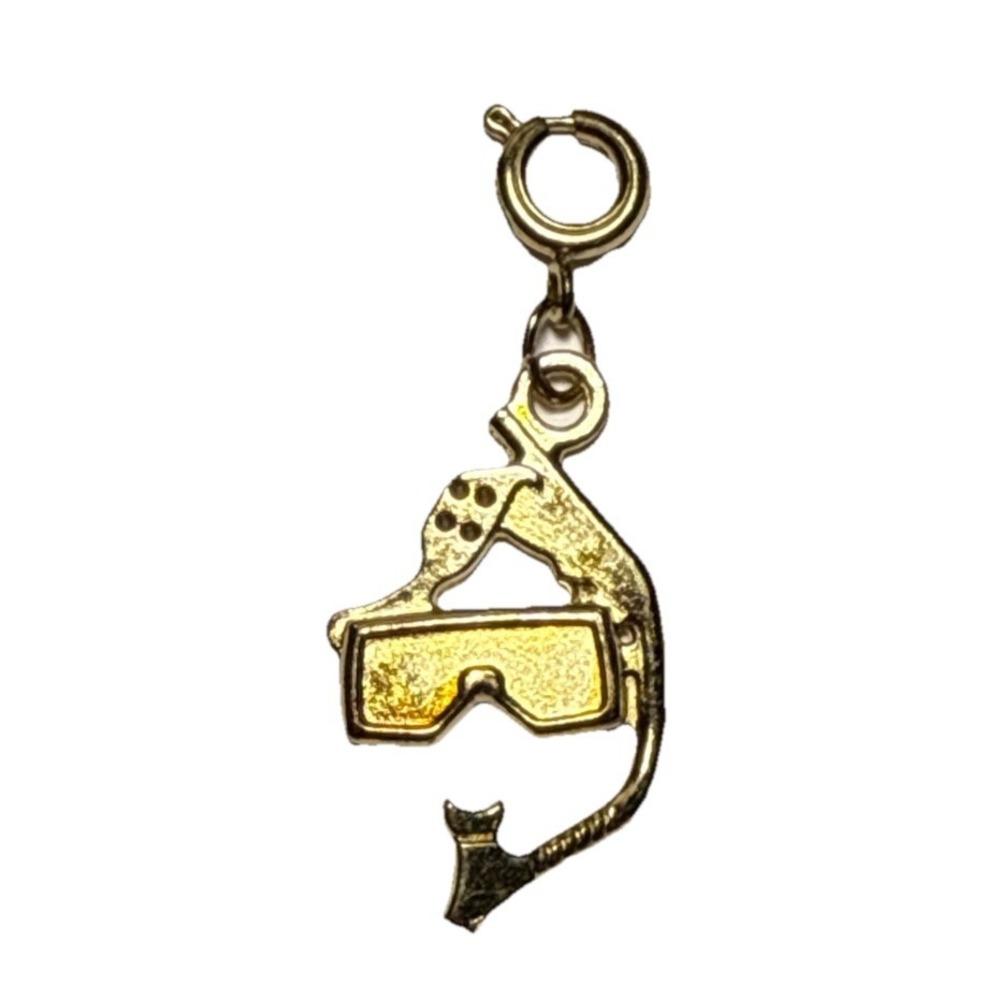 Diamonds Intl Scuba Gear Charm Gold Tone Spring Ring J-10C‎
